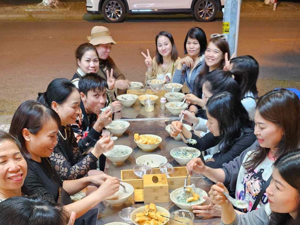 Đôi nét về nhà hàng (không gian, menu)